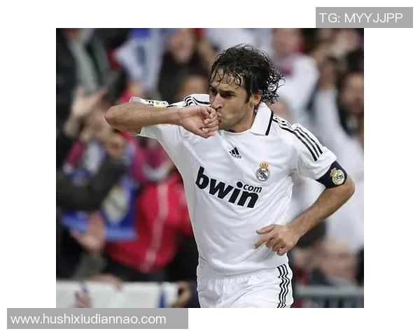 昔日绿茵传奇退役球星再度掀起热议引发球迷共同回忆 昔日绿茵传奇退役球星再度掀起热议引发球迷共同回忆